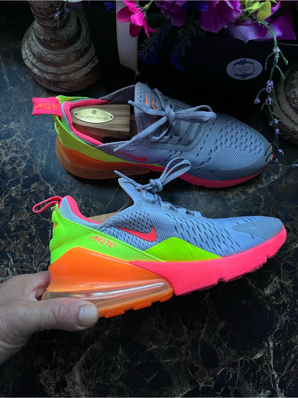 Nike AirMax 270
Streetwear/Lifestyle
Athletic Shoes
Size 5.5 Youth/7 Women - Picture 2 of 12